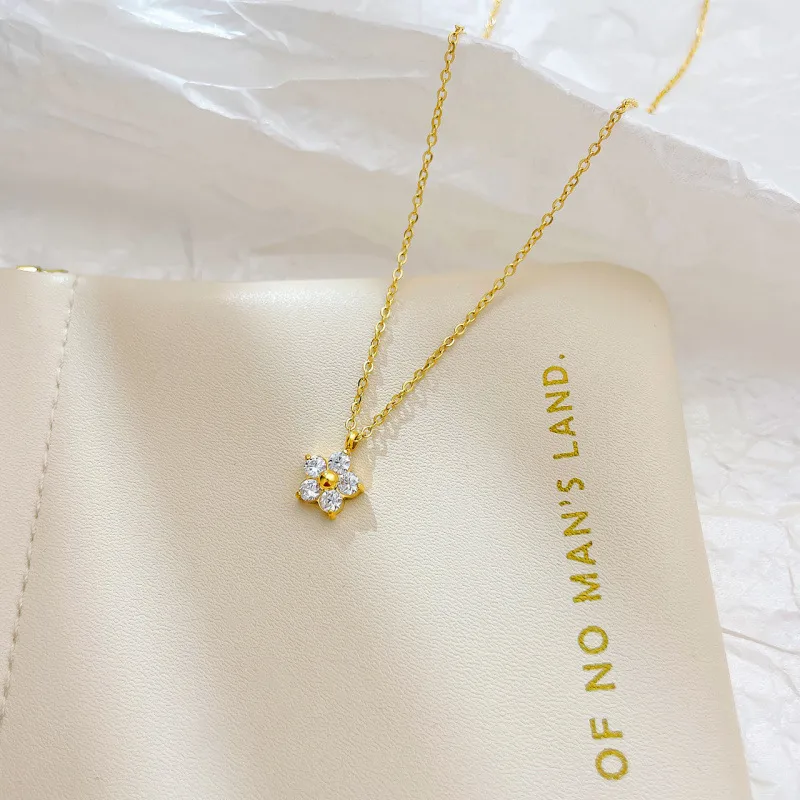 18K Gold Plated Dainty Floral Charm Necklace